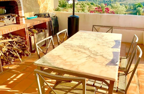 Pedrogao Villa | Homerez - Villa for 5 ppl. with shared pool and jacuzzi at Casais de Sao Bras