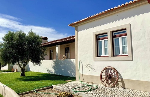 Pedrogao Villa | Homerez - Villa in Casais de São Bras