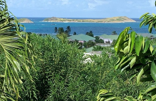 Orient Bay Villa | Homerez - Villa for 4 ppl. with swimming-pool and sea view at Baie orientale