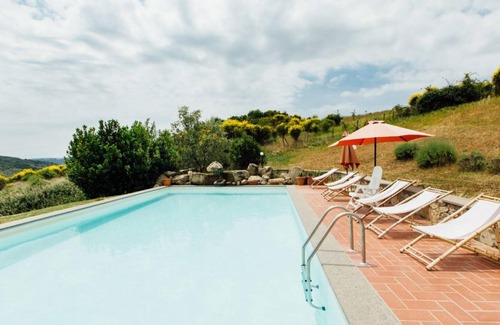 Santa Fiora Villa | Homerez - Villa for 14 ppl. with swimming-pool and terrace at Santa Fiora