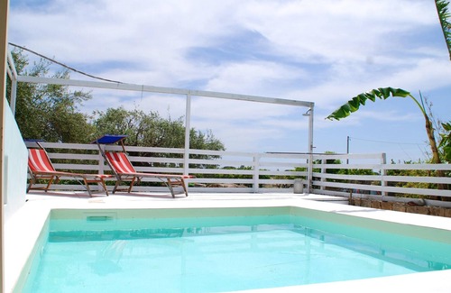 Augusta Villa | Homerez - Villa for 12 ppl. with swimming-pool, garden and terrace at Augusta