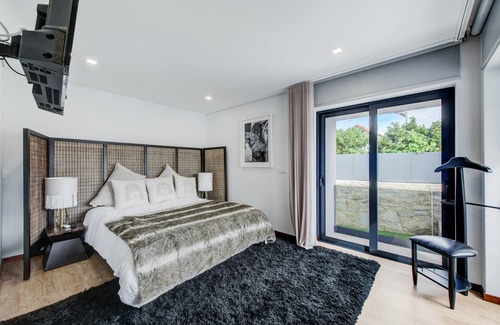 Esposende Villa | Homerez - Villa for 6 ppl. with swimming-pool, garden and terrace at Esposende