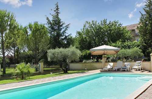 Althen-des-Paluds Villa | Homerez - Villa for 10 ppl. with swimming-pool and terrace at Althen-des-Paluds