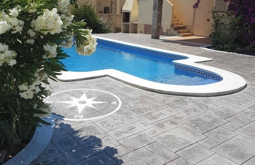 Calafat Villa | Homerez - Villa in Calafat - pool.