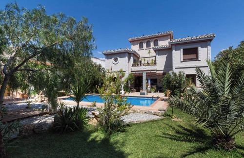 Padul Villa | Homerez - Villa in Padul with Private Pool