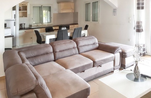 Saint-Benoit Villa | Homerez - Villa in Saint-Benoît