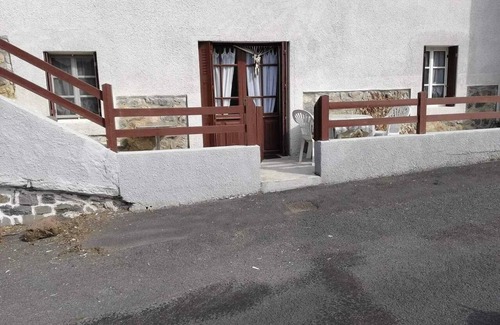 Alleyras Apartment | Homerez - Welcoming apartment with mountain and lake view