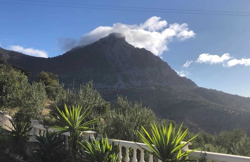 El Gastor Ski Chalet | Homerez - Welcoming chalet with lake and mountain view - El Gastor