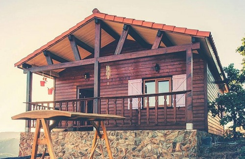 Canamero House | Homerez - Welcoming house with mountain view in Cañamero