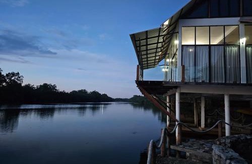 Kota Bharu House | Homestay ALA Riverview Lodge Kota Bharu