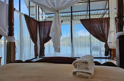 Kota Bharu House | Homestay ALA Riverview Lodge Kota Bharu