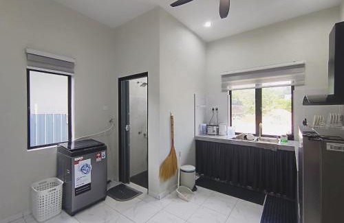 Kampung Keladi House | Homestay De'daun kulim mus'lim only