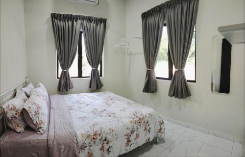Kampung Keladi House | Homestay De'daun kulim mus'lim only
