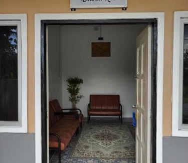 Hutan Melintang House | Homestay Embah Ros & Embah Lek