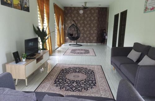 Tronoh House | Homestay Haji Din Tronoh Perak