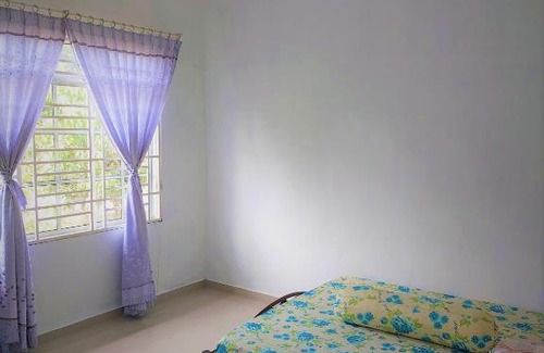 Tanjung Piandang Apartment | Homestay Keluarga Haji Karim Rumah A