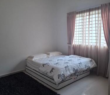 Alor Gajah House | Homestay Neni Alor Gajah