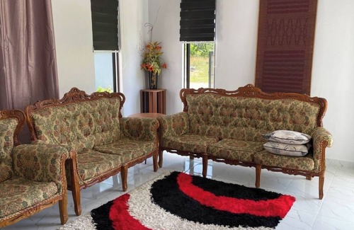 Paya Bemban House | Homestay PCB. 5 minute walk to the Pantai Cahaya Bulan Beach