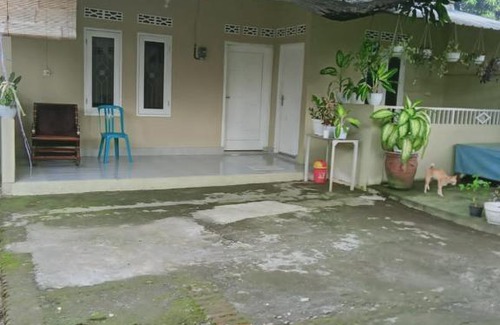 Kecamatan Kuripan House | Homestay Pedaleman