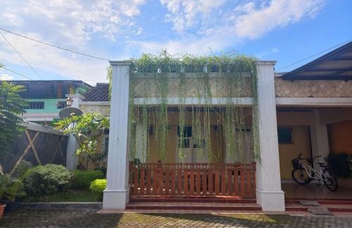 Pogung Lor House | Homestay Simply Homy dekat Tugu Jogja dan Monjali
