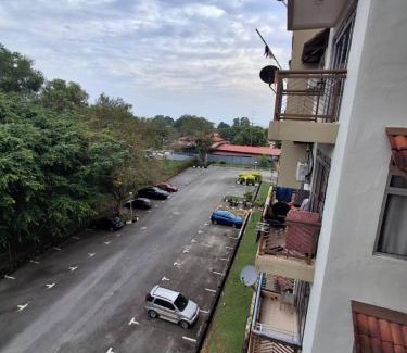 Tanjung Tanah Merah Apartment | Homestay WaDi 2 apartment with pool near beach