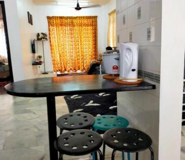Tanjung Tanah Merah Apartment | Homestay Wadi A5-5-4 @ Laguna Condo Resort