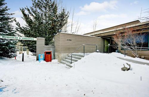 Keystone House | Homestead 2031 by SummitCove Lodging