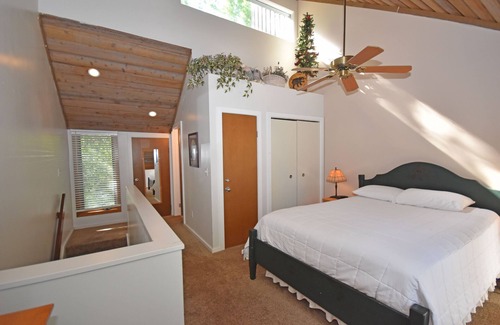 Glen Arbor House | Homestead Beachfront Condo in Glen Arbor Accommodating 7!