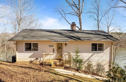 Semora House | Homestead on Hyco - 21 Min to VIR