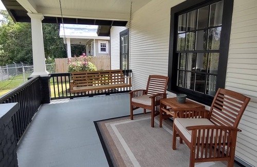 Laurel House | Hometown Hideaway Newly renovated Craftsman home 2 minutes to Laurel city center