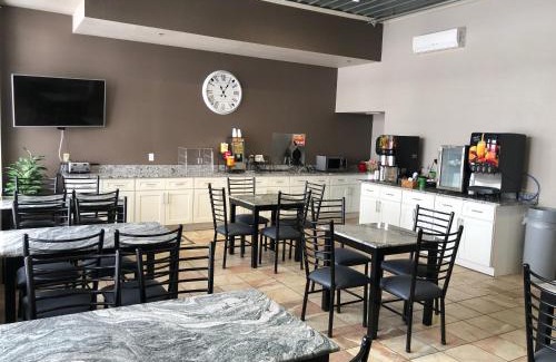 Belle Plaine Hotel | HomeTown Inn and Suites Belle Plaine