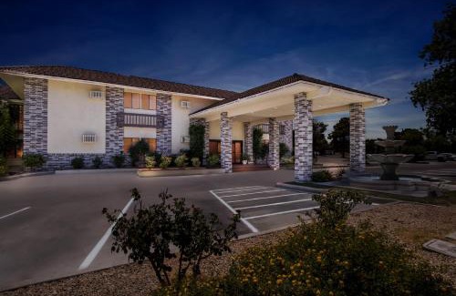 Ridgecrest Hotel | HomeTowne Studios by Red Roof Ridgecrest