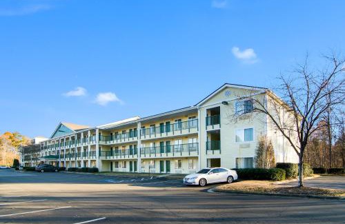 Durham Hotel | HomeTowne Studios by Red Roof Raleigh – Durham