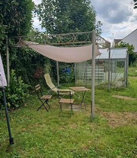 Montry House | Homewood - entire property for 6 people - 4 adults maximum -In quite village 10 min from Disneyland Paris & TGV RER A
