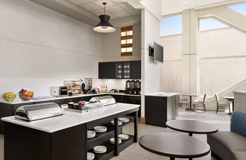 Spruce Hill Hotel | Homewood Suites by Hilton University City