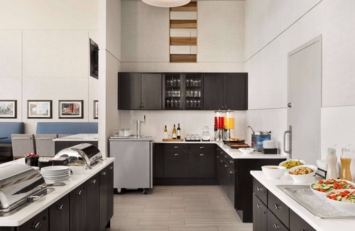 Spruce Hill Hotel | Homewood Suites by Hilton University City