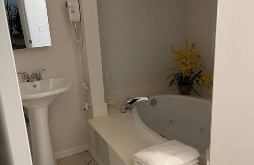 Port Saint Lucie Apartment | Homey 1 BD/1 Bath apartment next to PGA Golf Course.