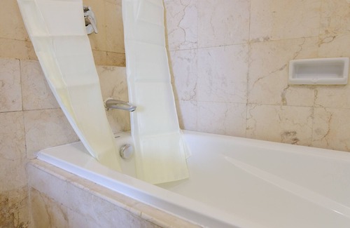 Astana Anyar Apartment | Homey 3Br Apartment At Braga City Walk