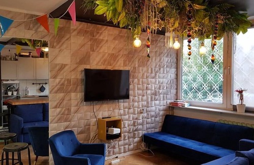 Saska Kepa House | Homey Accommodation w/ Parking! Walking distance to Klubokawiarnia Towarzyska!