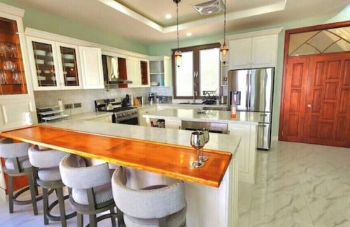 Castries Villa | Homey Accommodation with 1 K-Bed & Qn-Sofa Bed. Option for 2nd Rm w/Bunkbeds