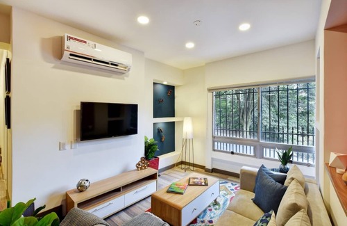 La Florida Apartment | Homey Atmosphere 3BR Flat steps from Provenza with A/C
