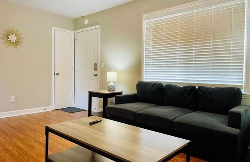 Greenville House | Homey Bungalow 3 min to ECU, Hospital & Uptown