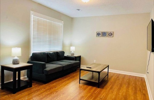 Greenville House | Homey Bungalow 3 min to ECU, Hospital & Uptown