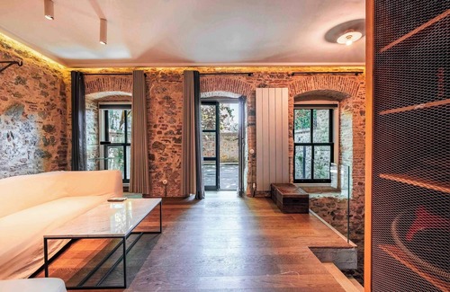 Taksim Apartment | Homie Suites | Beyoğlu | Duplex Apt. w Garden #TE1