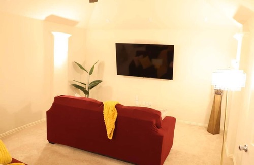 Wylie House | Homify360 | Luxe Lounge - 5BR Home with Media room
