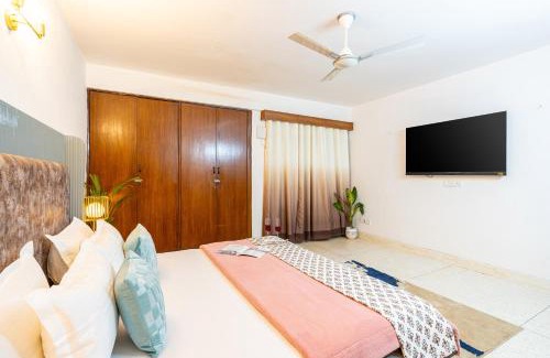 New Friends Colony Apartment | Homlee-Excellency Large 4BHK-South Delhi- NFC