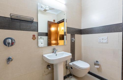 New Friends Colony Apartment | Homlee-LushGreen 2BHK-South DEL-Ground Floor