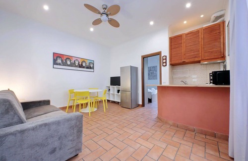 Quartiere XVII Trieste Apartment | Homs, Comfortable 1 Br Apartment By Halldis