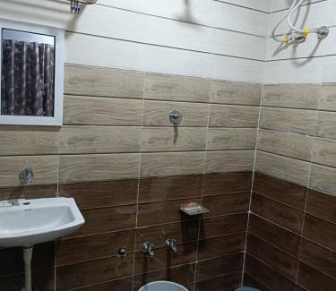 Rajpipla House | Honest Deluxe Room