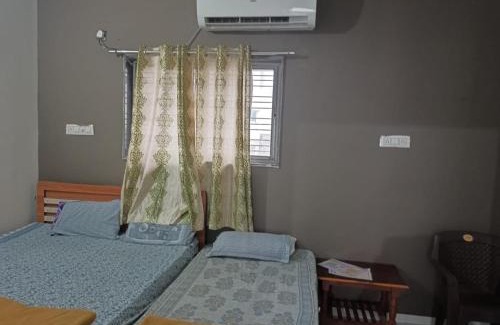 Rajpipla House | Honest Deluxe Room